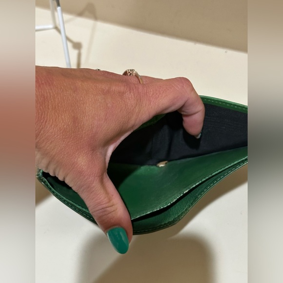 Louis Vuitton Green Epi Bifold Leather Wallet - Picture 6 of 10